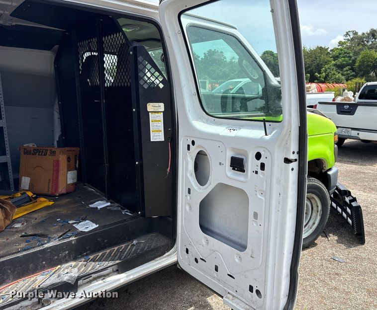 image for item DM1946 2009 Ford E150 utility van