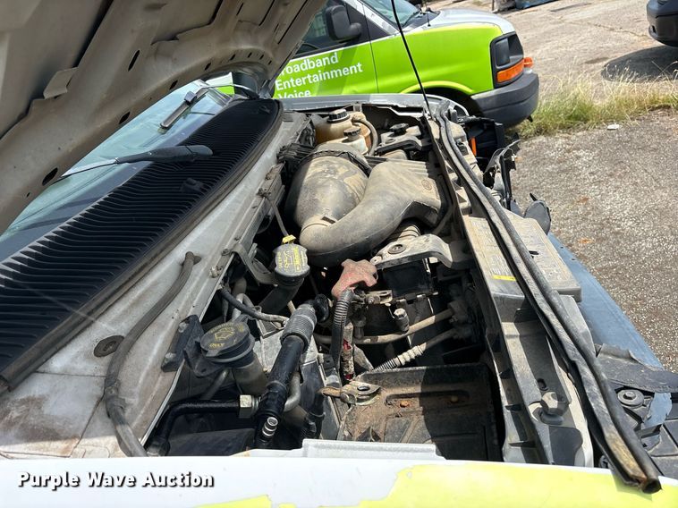 image for item DM1946 2009 Ford E150 utility van