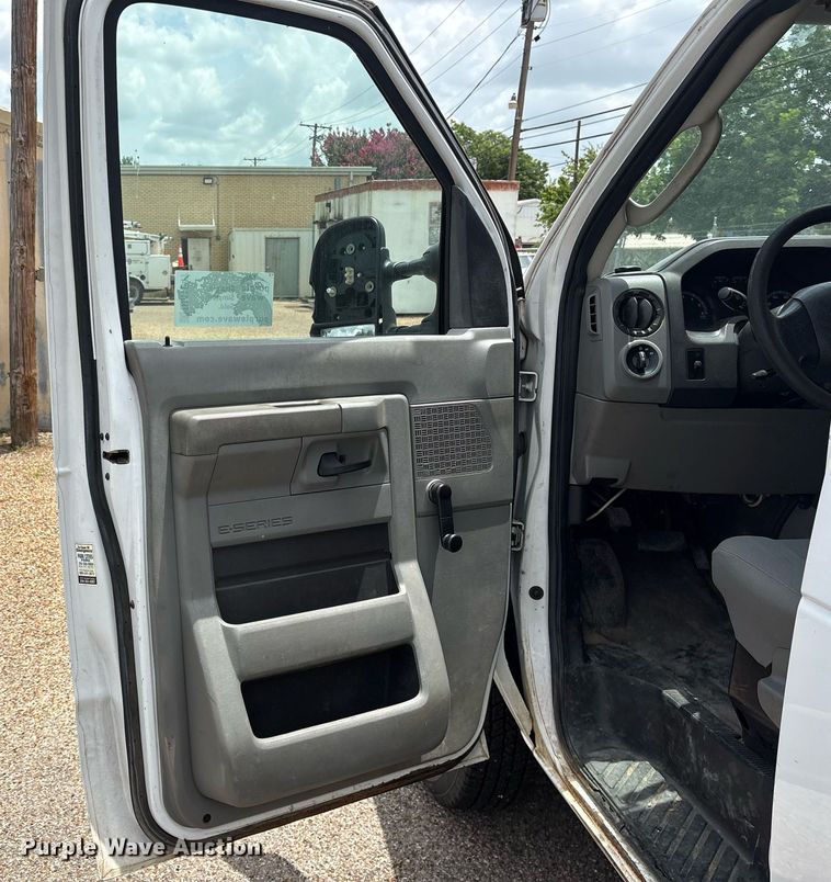 image for item DM1947 2013 Ford E150 utility van