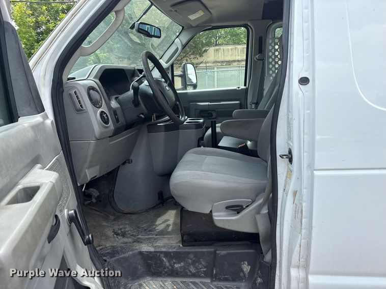 image for item DM1947 2013 Ford E150 utility van