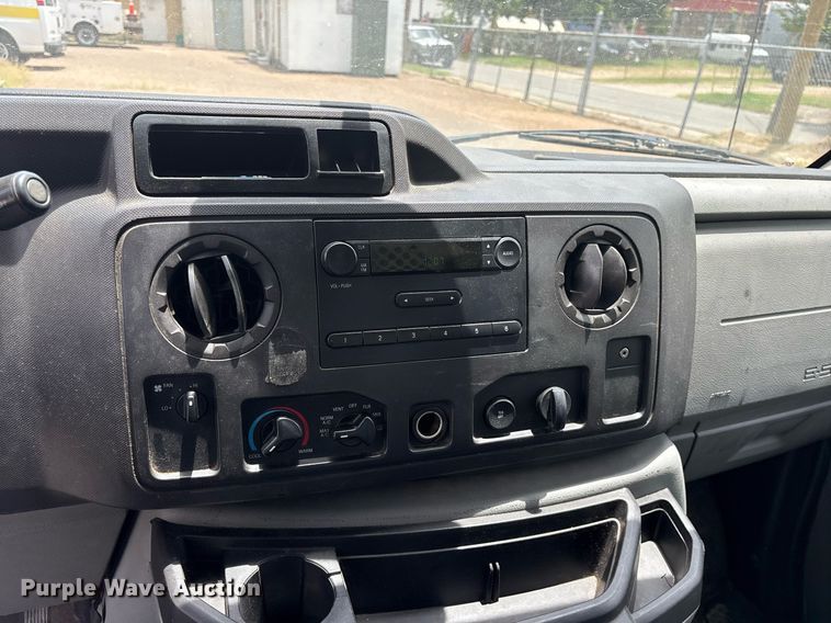 image for item DM1947 2013 Ford E150 utility van