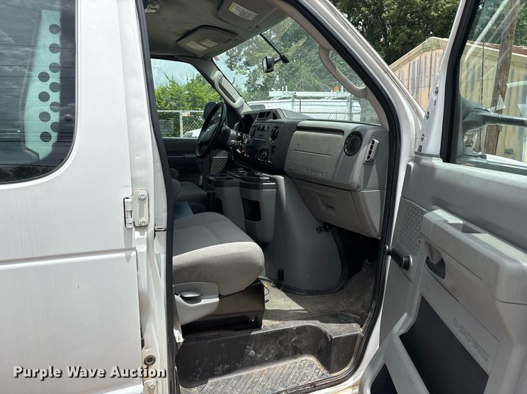 image for item DM1947 2013 Ford E150 utility van