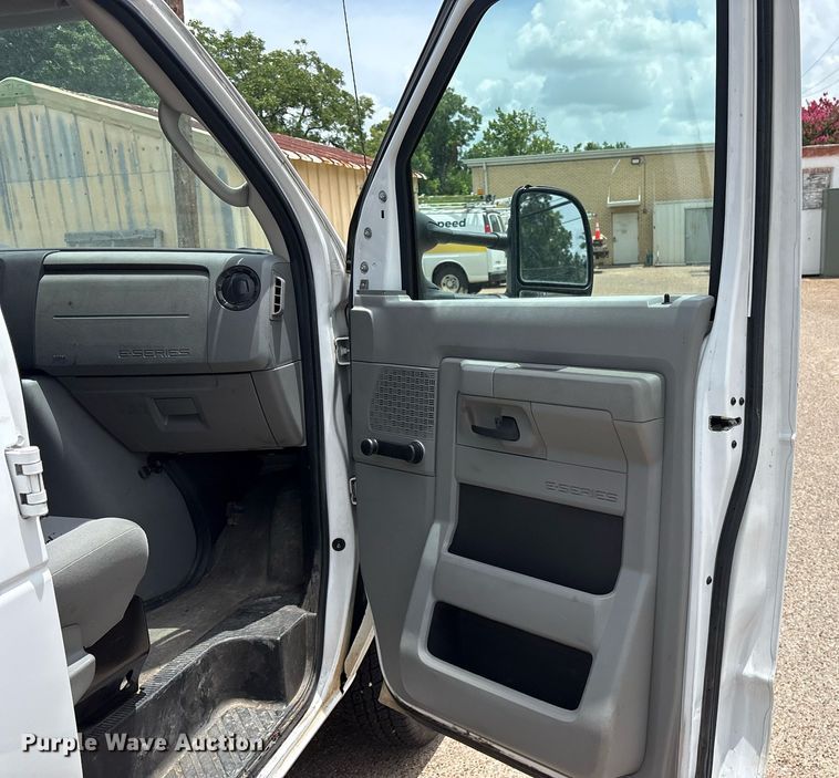 image for item DM1947 2013 Ford E150 utility van