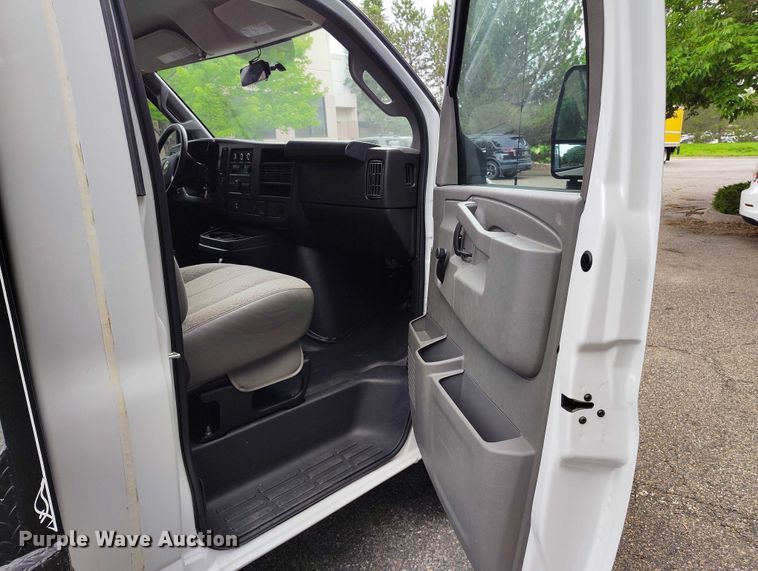 image for item DP5007 2023 Chevrolet Express 4500 flatbed van