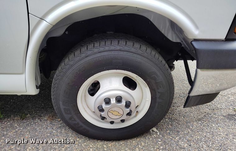 image for item DP5007 2023 Chevrolet Express 4500 flatbed van