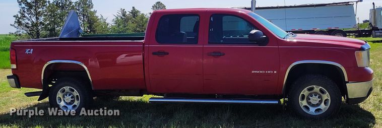 image for item DP5010 2009 GMC Sierra 2500HD Crew Cab pickup truck
