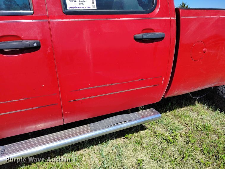 image for item DP5010 2009 GMC Sierra 2500HD Crew Cab pickup truck