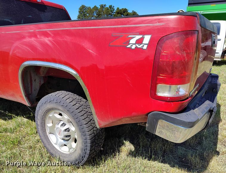 image for item DP5010 2009 GMC Sierra 2500HD Crew Cab pickup truck