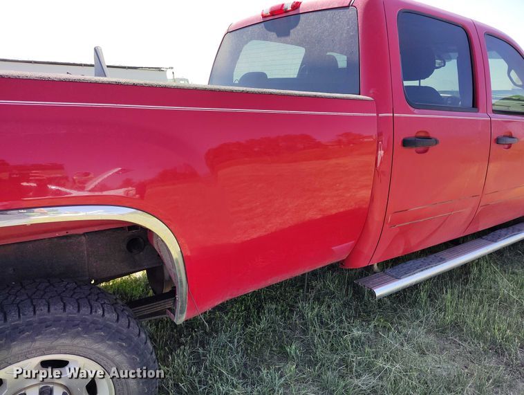 image for item DP5010 2009 GMC Sierra 2500HD Crew Cab pickup truck