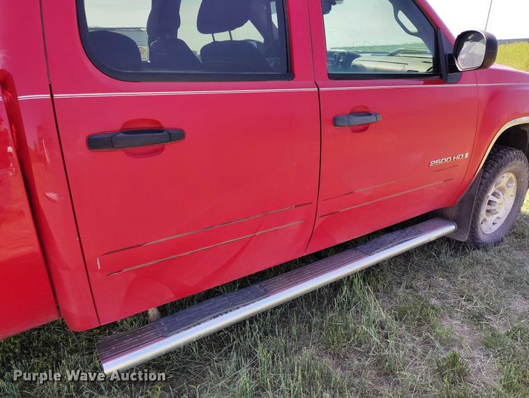 image for item DP5010 2009 GMC Sierra 2500HD Crew Cab pickup truck