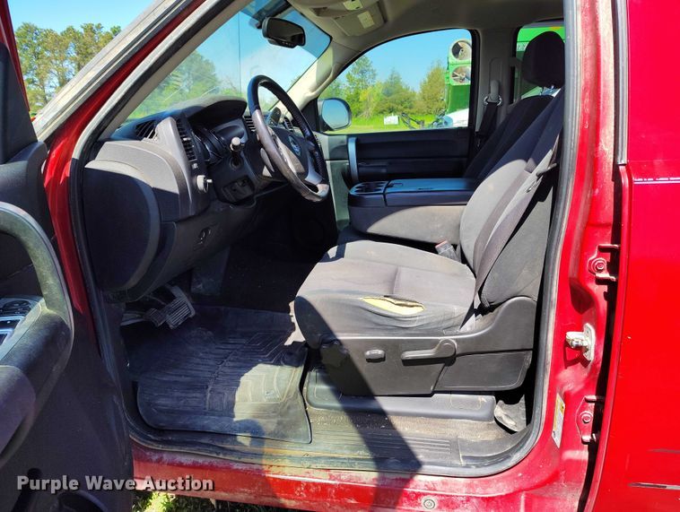 image for item DP5010 2009 GMC Sierra 2500HD Crew Cab pickup truck