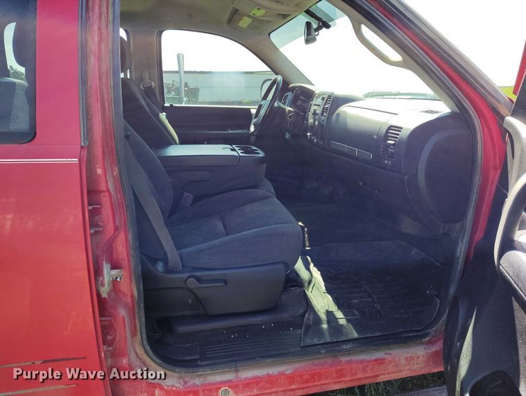 image for item DP5010 2009 GMC Sierra 2500HD Crew Cab pickup truck