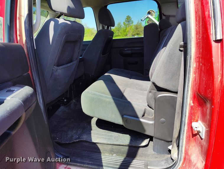 image for item DP5010 2009 GMC Sierra 2500HD Crew Cab pickup truck