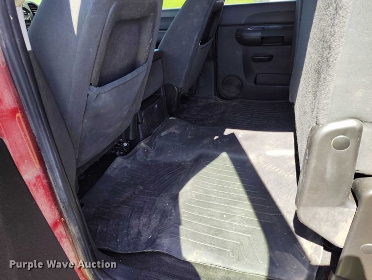 image for item DP5010 2009 GMC Sierra 2500HD Crew Cab pickup truck