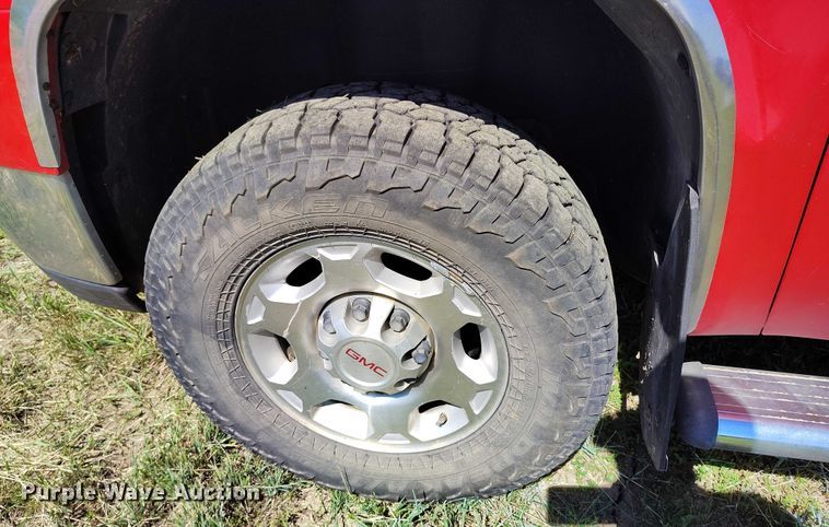 image for item DP5010 2009 GMC Sierra 2500HD Crew Cab pickup truck