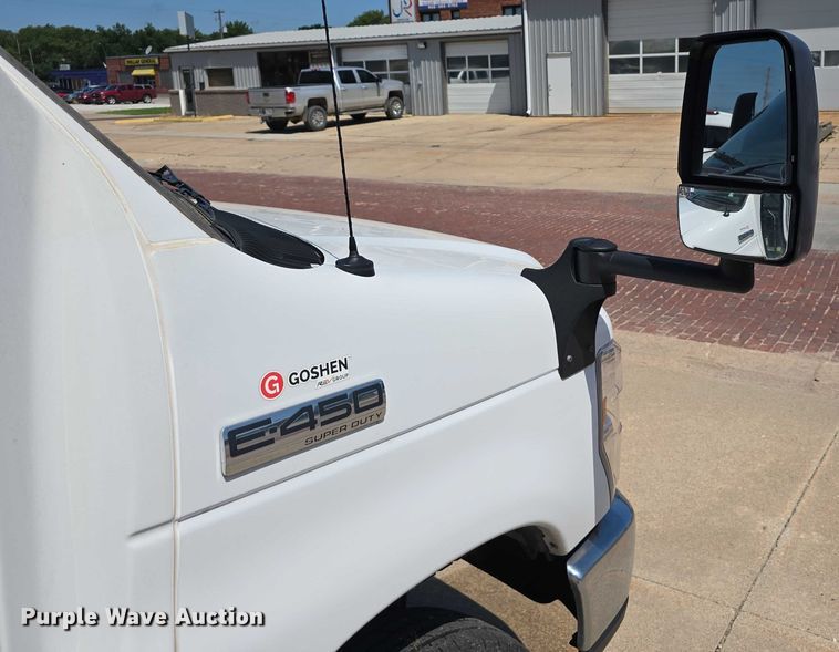 image for item DR3783 2019 Ford E450 Super Duty shuttle bus