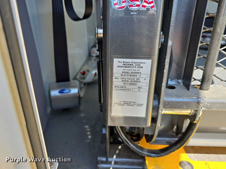 image for item DR3783 2019 Ford E450 Super Duty shuttle bus