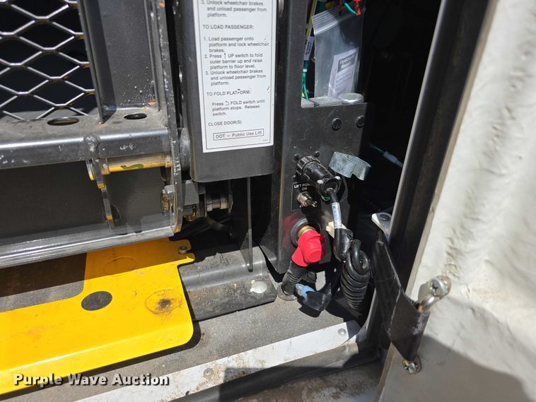 image for item DR3783 2019 Ford E450 Super Duty shuttle bus