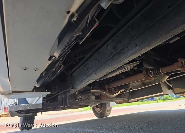 image for item DR3783 2019 Ford E450 Super Duty shuttle bus