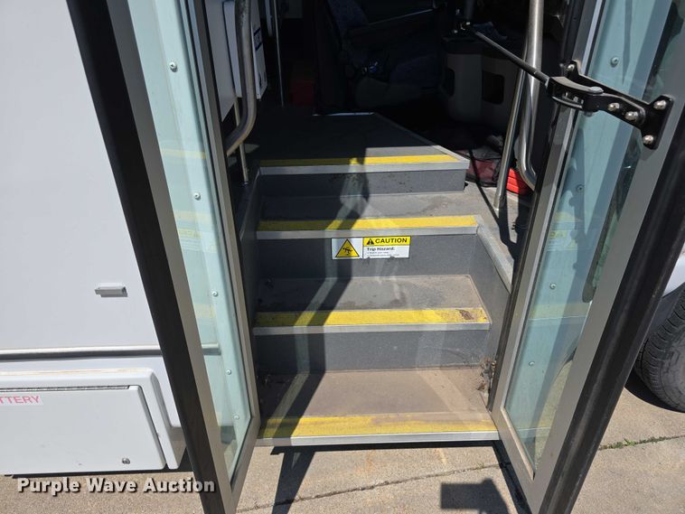 image for item DR3783 2019 Ford E450 Super Duty shuttle bus