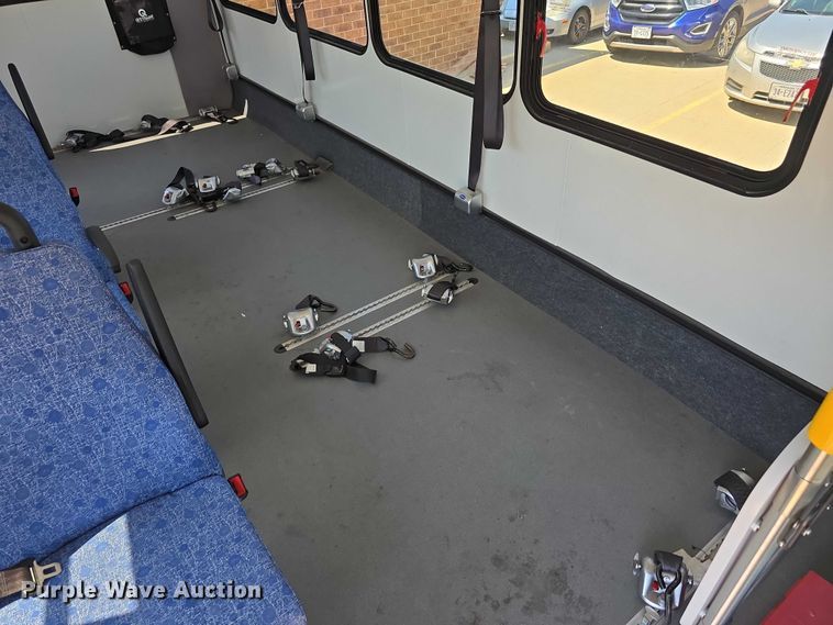 image for item DR3783 2019 Ford E450 Super Duty shuttle bus