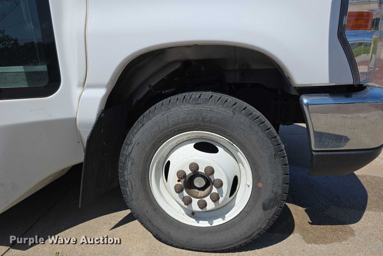 image for item DR3783 2019 Ford E450 Super Duty shuttle bus