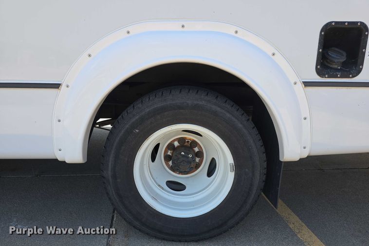 image for item DR3783 2019 Ford E450 Super Duty shuttle bus