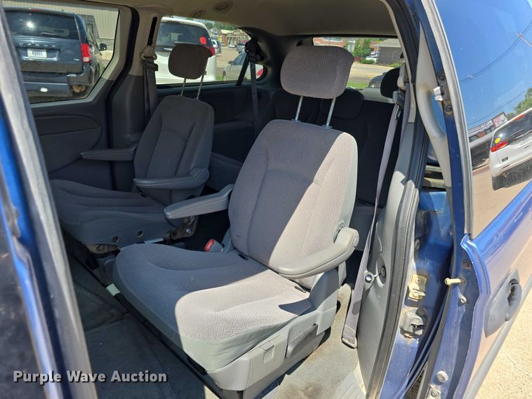 image for item DR3784 2007 Dodge Grand Caravan van