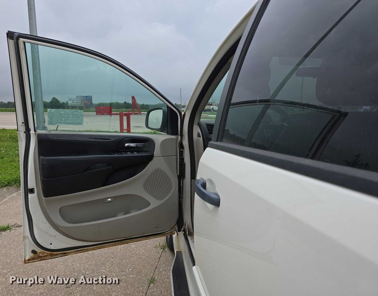 image for item DR3785 2012 Dodge Grand Caravan handicap accessible van