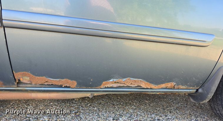 image for item DR3819 2007 Chrysler Town & Country van