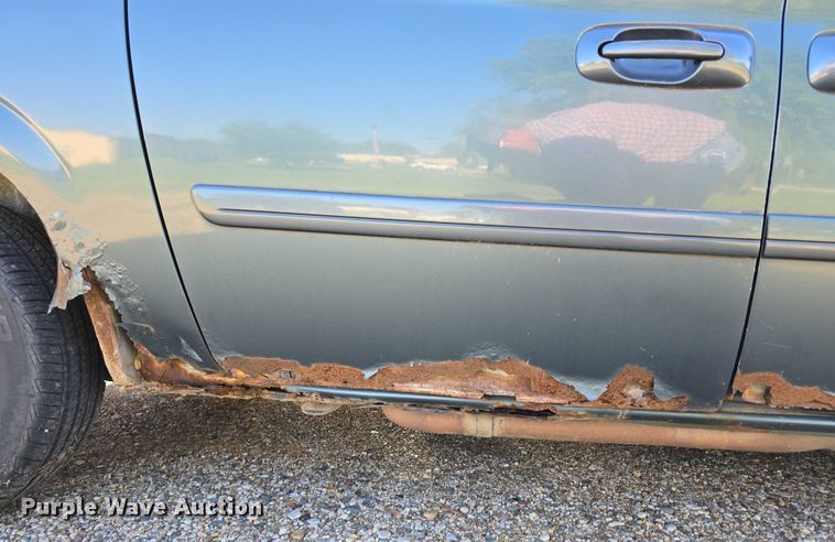 image for item DR3819 2007 Chrysler Town & Country van