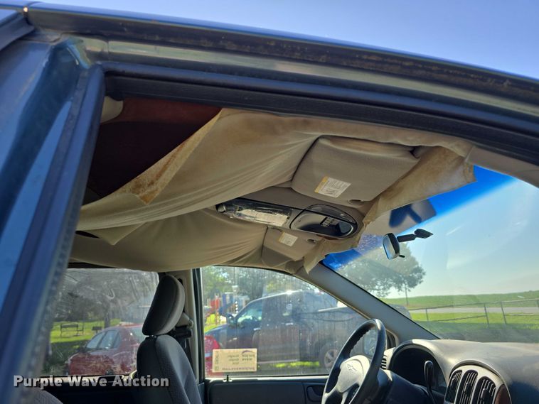 image for item DR3819 2007 Chrysler Town & Country van