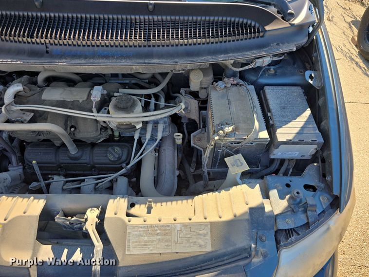 image for item DR3819 2007 Chrysler Town & Country van