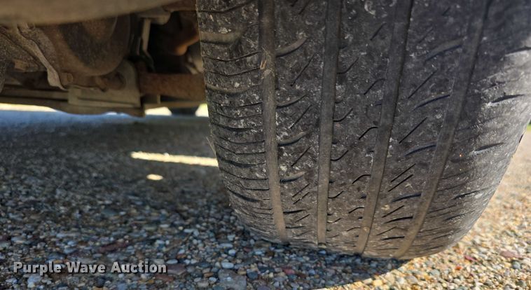 image for item DR3819 2007 Chrysler Town & Country van