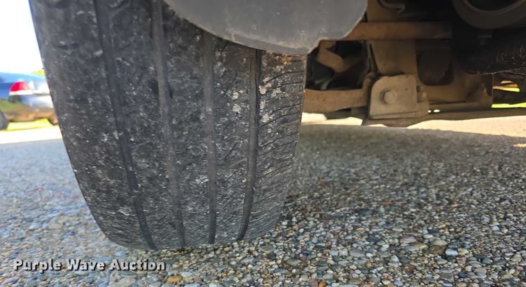 image for item DR3819 2007 Chrysler Town & Country van