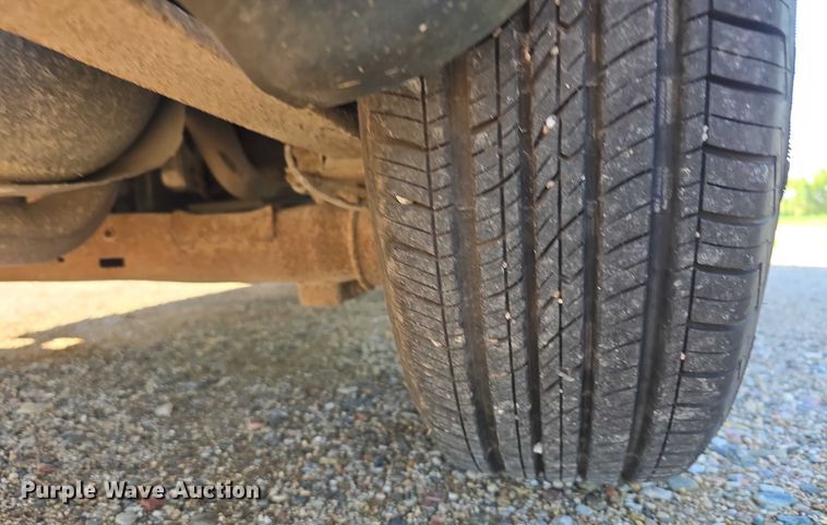 image for item DR3819 2007 Chrysler Town & Country van