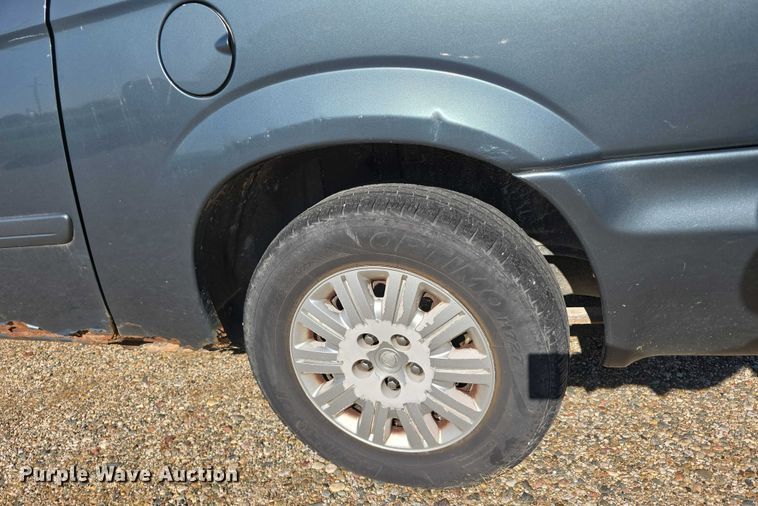 image for item DR3819 2007 Chrysler Town & Country van