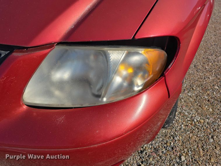 image for item DR3820 2003 Dodge Grand Caravan SE van