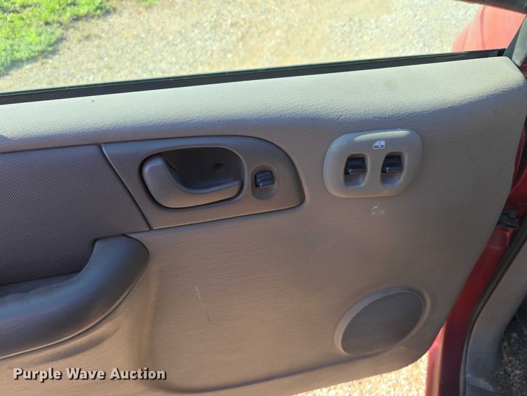 image for item DR3820 2003 Dodge Grand Caravan SE van