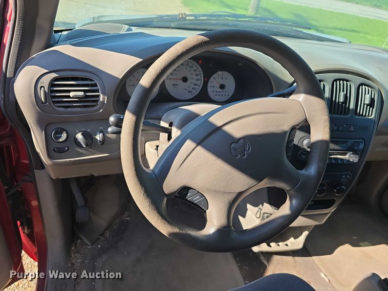 image for item DR3820 2003 Dodge Grand Caravan SE van