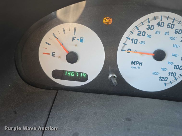 image for item DR3820 2003 Dodge Grand Caravan SE van