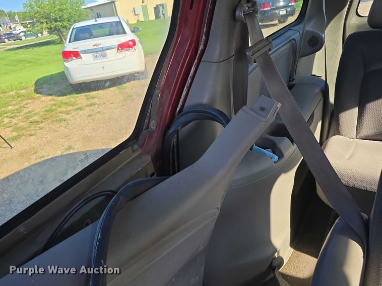 image for item DR3820 2003 Dodge Grand Caravan SE van