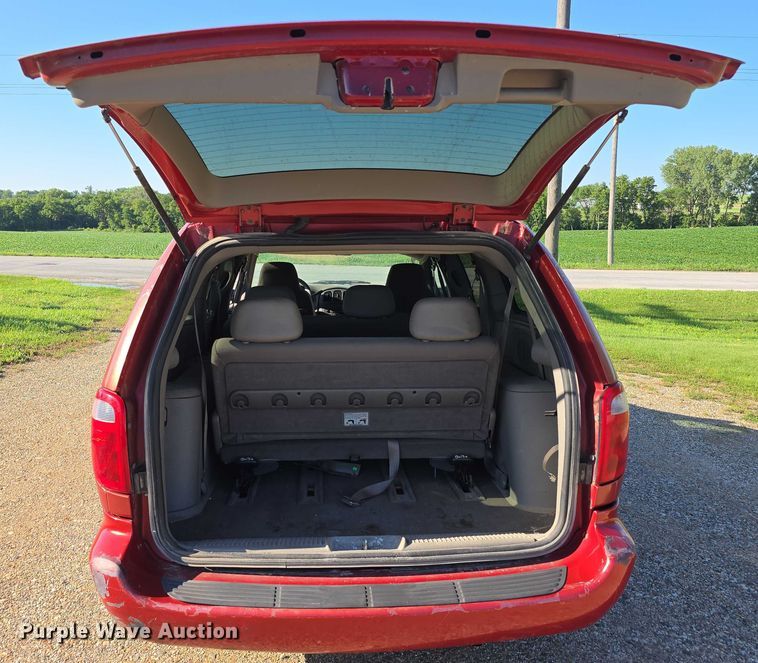 image for item DR3820 2003 Dodge Grand Caravan SE van