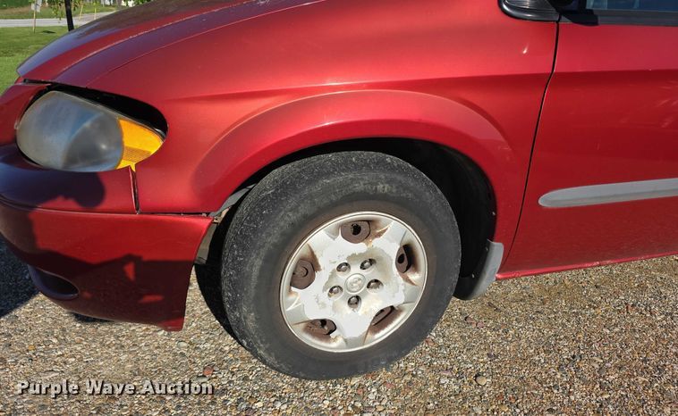 image for item DR3820 2003 Dodge Grand Caravan SE van