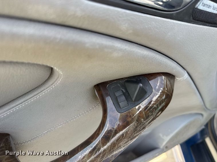 image for item DS3808 2001 BMW 330Ci 