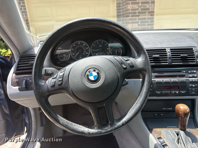 image for item DS3808 2001 BMW 330Ci 