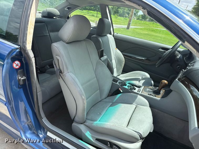 image for item DS3808 2001 BMW 330Ci 