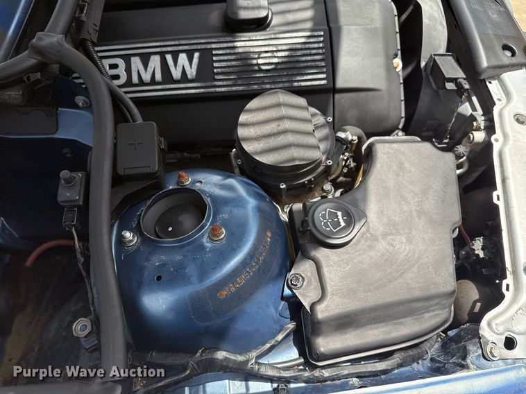 image for item DS3808 2001 BMW 330Ci 