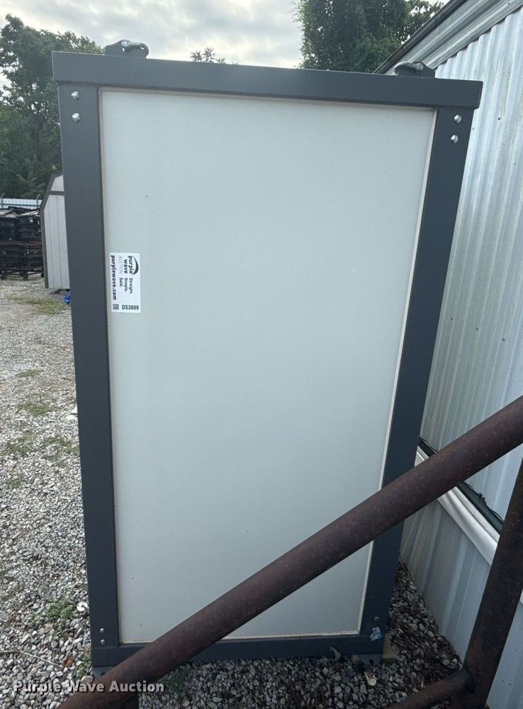 image for item DS3809 Mobile restroom