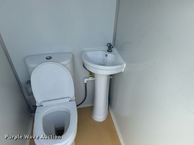 image for item DS3809 Mobile restroom